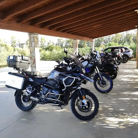 Is Solinas 住宿加早餐酒店