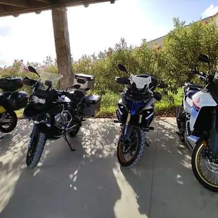 住宿加早餐酒店 Is Solinas 3*