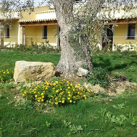 Bed & Breakfast Is Solinas