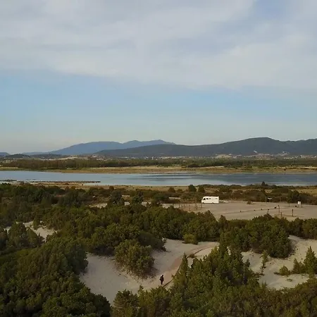 Is Solinas לינה וארוחת בוקר 3*