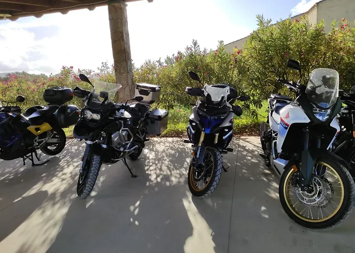 住宿加早餐酒店 Is Solinas 3*