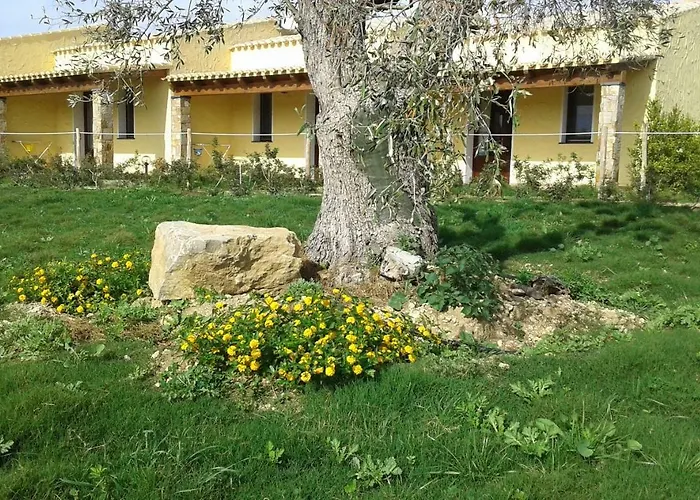 住宿加早餐酒店 Is Solinas